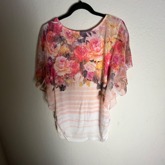Esspresso XL boho floral pink, gold and white, top with capped sheer sleeves - Picture 2 of 7
